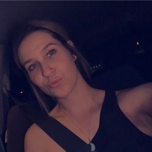 Meet your Posher, Macie